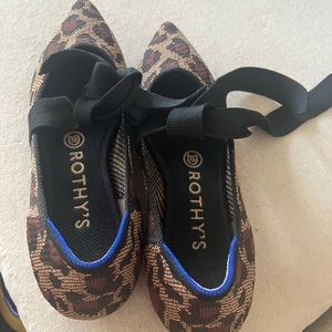 Rothy’s cheetah print Mary Jane bow tie size 7